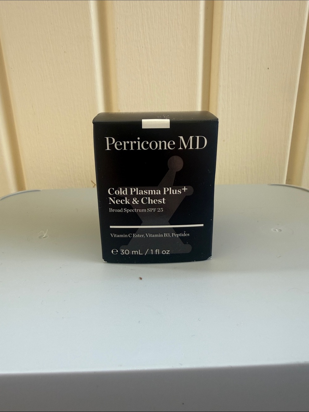 Perricone MD Black Cold Plasma Plus+ Neck & Chest SPF 25
